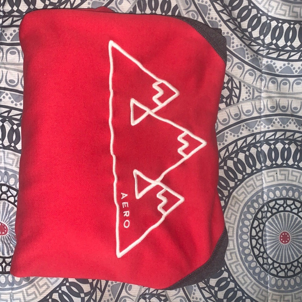 Aéropostale hoodie.